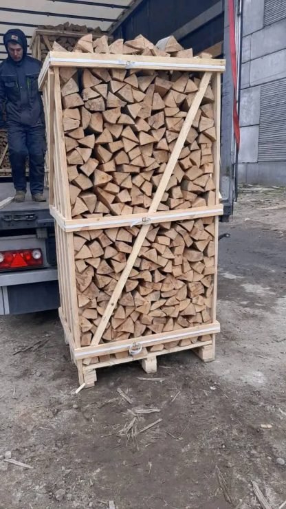 Produktansicht 1 zu Kammergetrocknetes Buchenholz – 20 RM, Scheitlängen 25 cm, 33 cm oder 50 cm